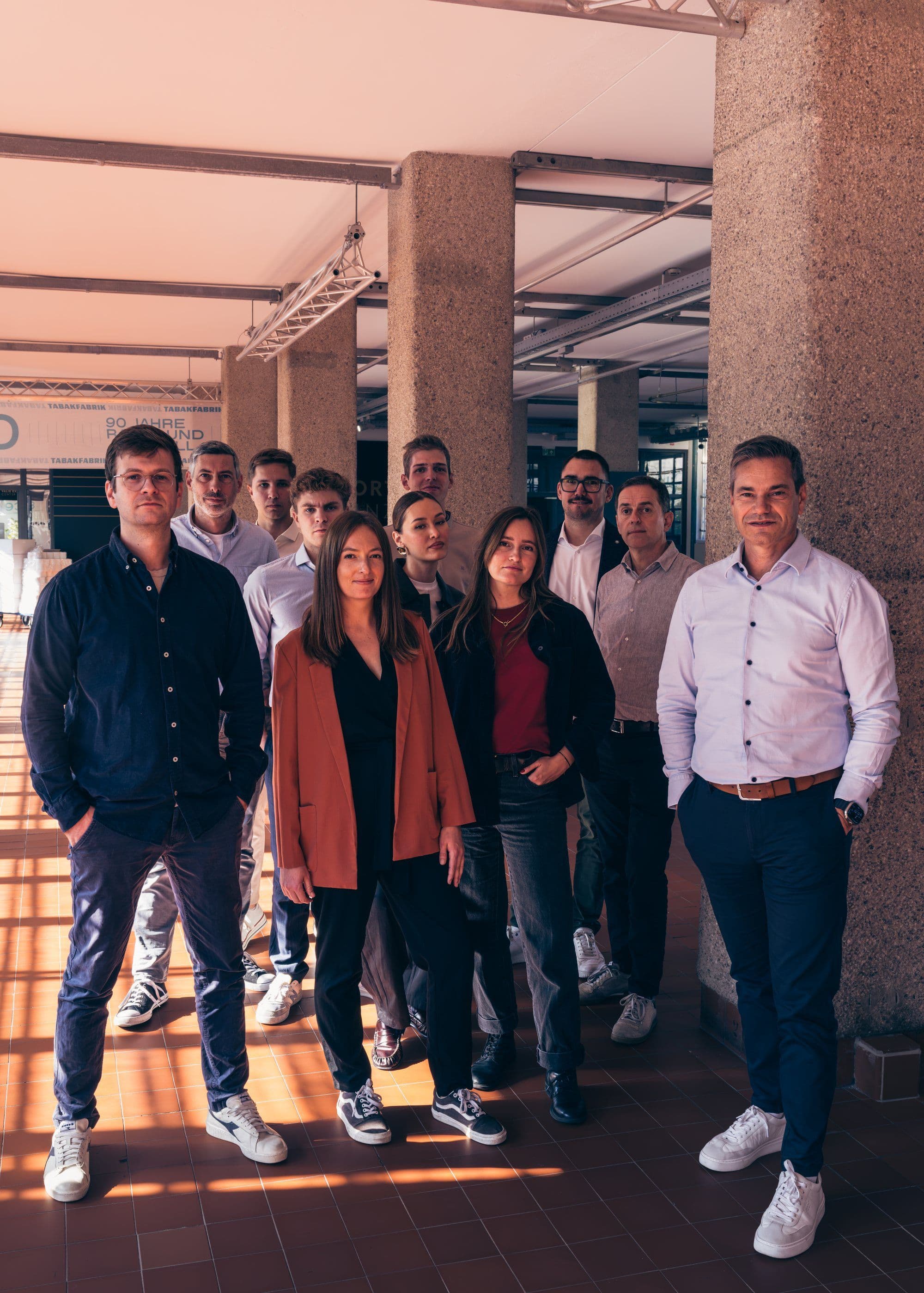 Das Team von Minotera in der Halle der Tabakfabrik